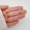di- 62 dije flor de loto plata