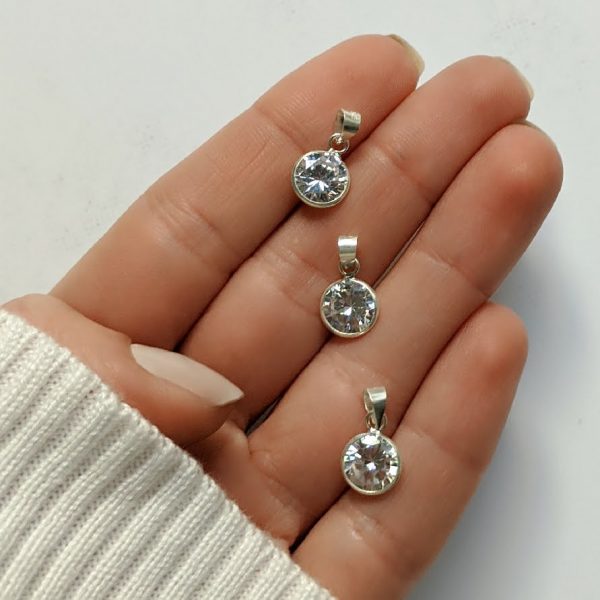 Dije cristal 8mm mano