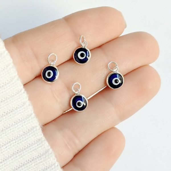 Dije ojo turco azul mano