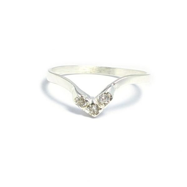 Anillo en V con Cristal Cubic