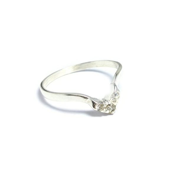 Anillo en V con Cristal Cubic