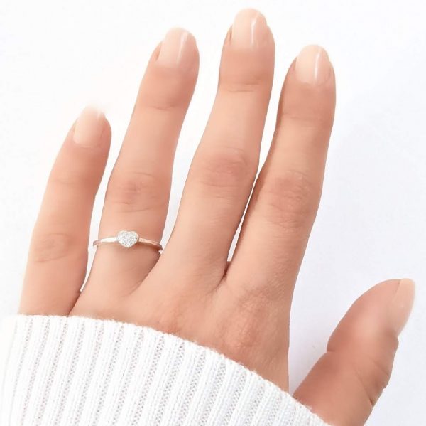 Anillo corazón de cristal