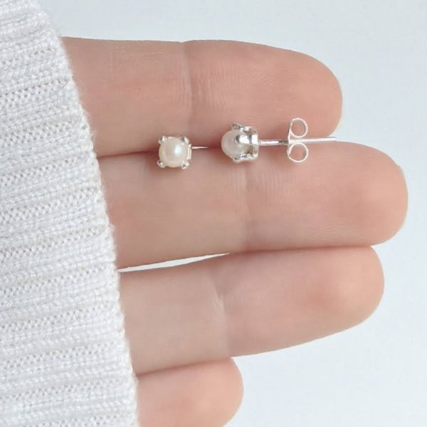 Aros Perla Cultivada Engarzada 4mm Plata 925