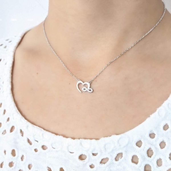 Collar corazón con infinito