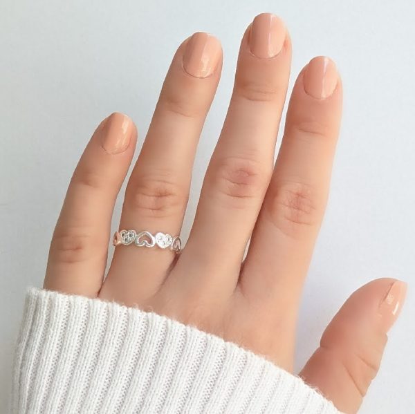 Anillo corazones de cristales