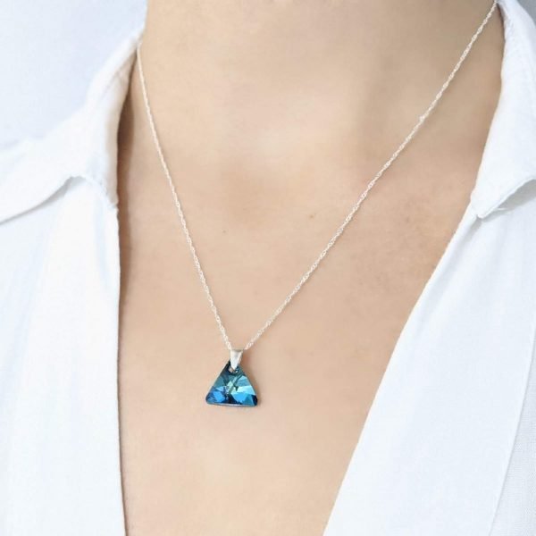 Collar Swarovski triangulo 12mm