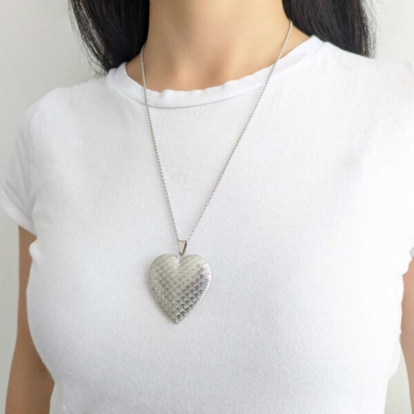 COAA-26 collar corazon escamas acero quirurg