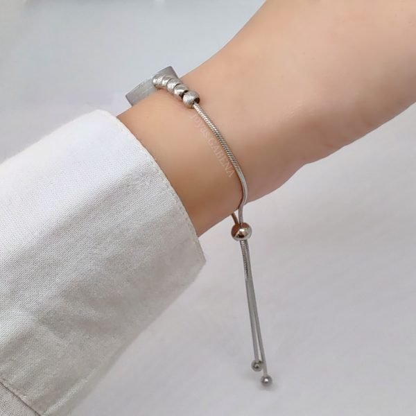 Pulsera Bolitas Y Corazón Ajustable Acero quirurgico