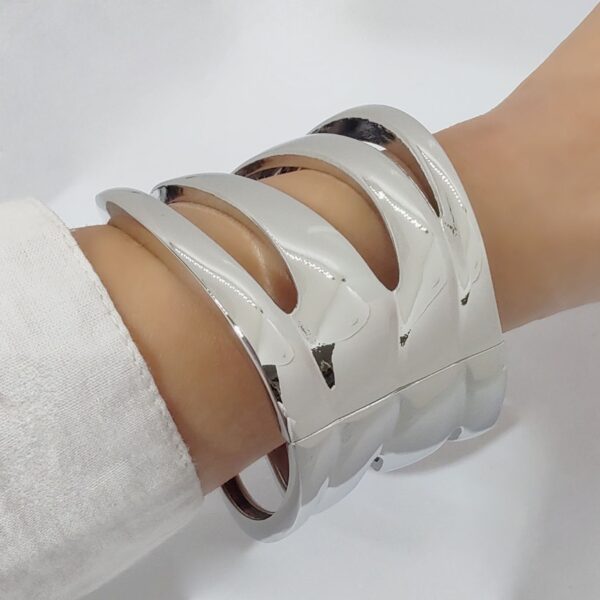 PAC-32 Pulsera Brazalete Lineas Onduladas Acero Quirúrgico