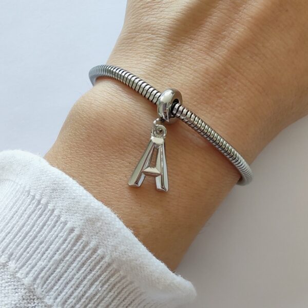 Dije Charm Letra Inicial Acero Quirúrgico a 2