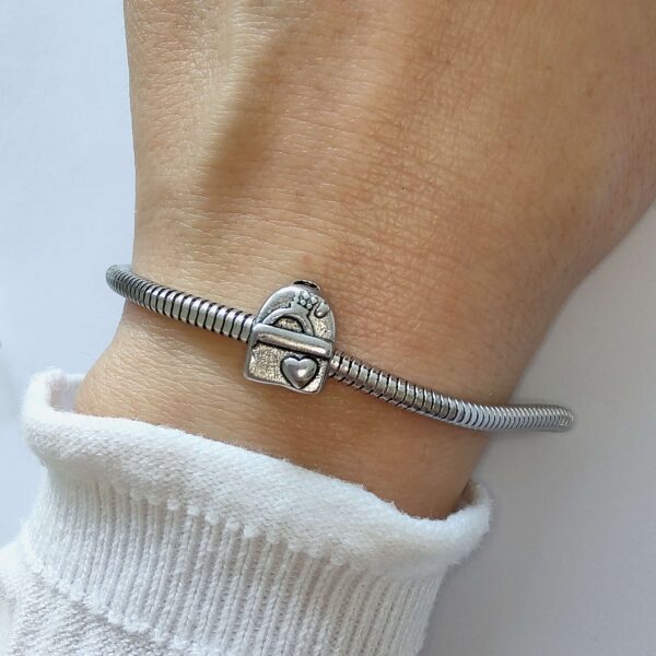 Dije Charm Mochila Acero Quirúrgico Plateado