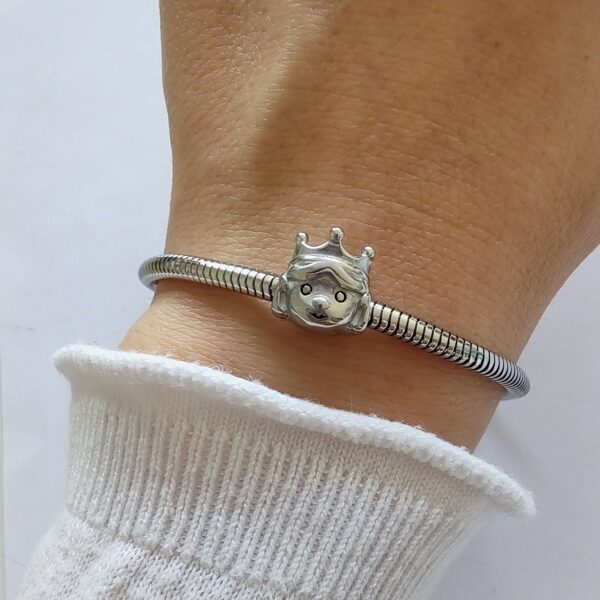 Dije Charm Reina Acero Quirúrgico