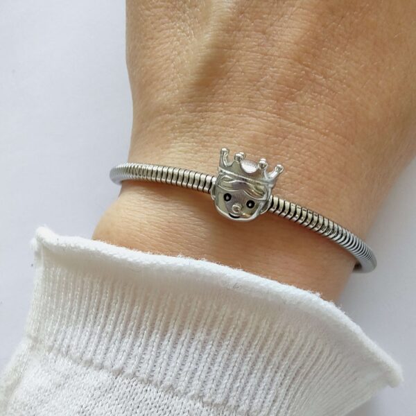 Dije Charm Rey Acero Quirúrgico