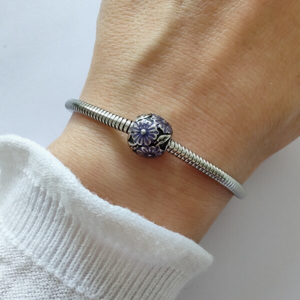 Dije Charm Dona Flores Acero Quirúrgico