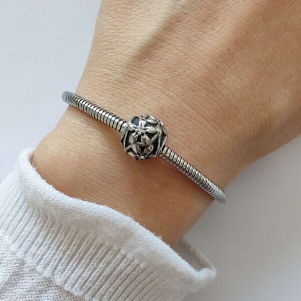 Dije Charm Separador Flores Acero Quirúrgico Plateado