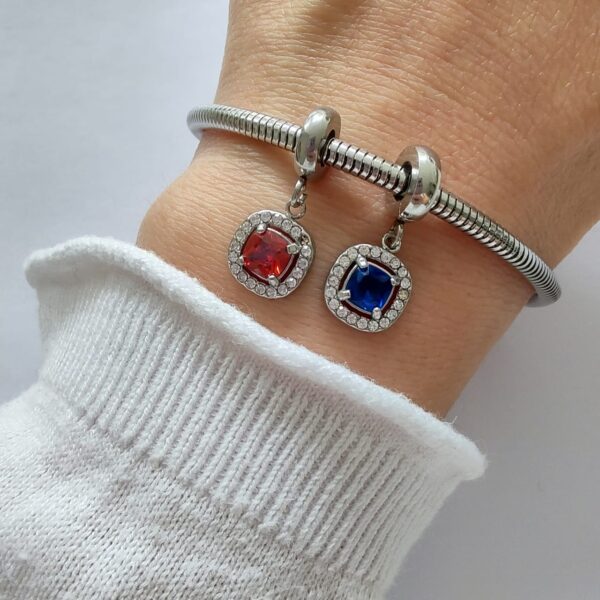 DCHA-38 Dije Charm Cristal Cuadrado Acero Quirúrgico Rojo 22