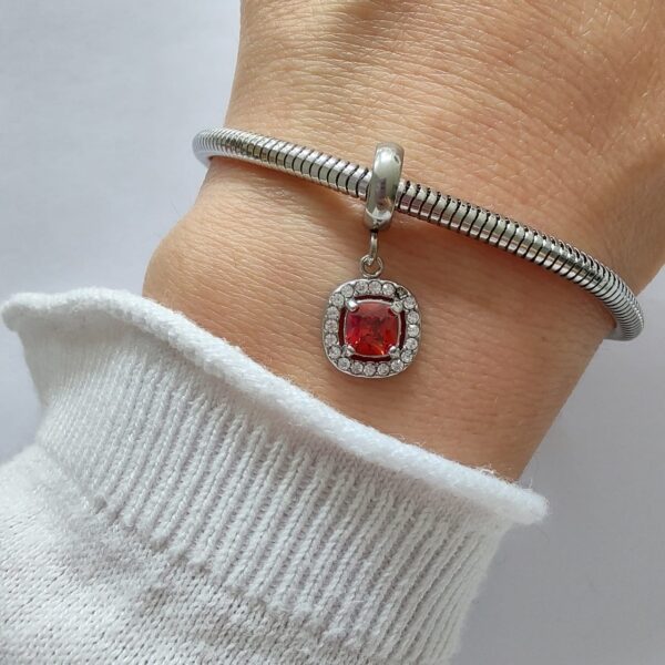 DCHA-38 Dije Charm Cristal Cuadrado Acero Quirúrgico Rojo