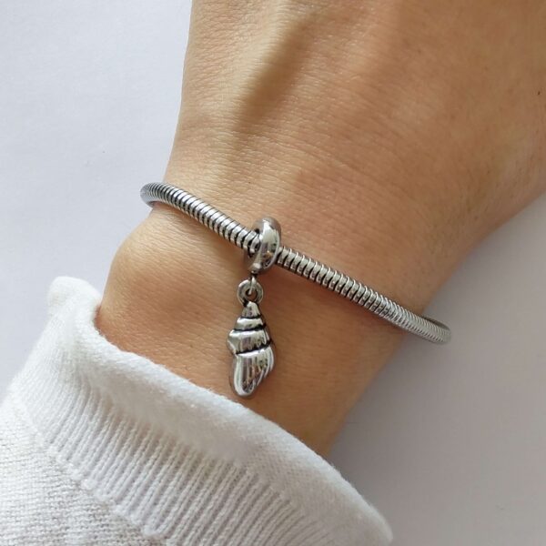 Dije Charm Caracol Acero Quirúrgico Plateado